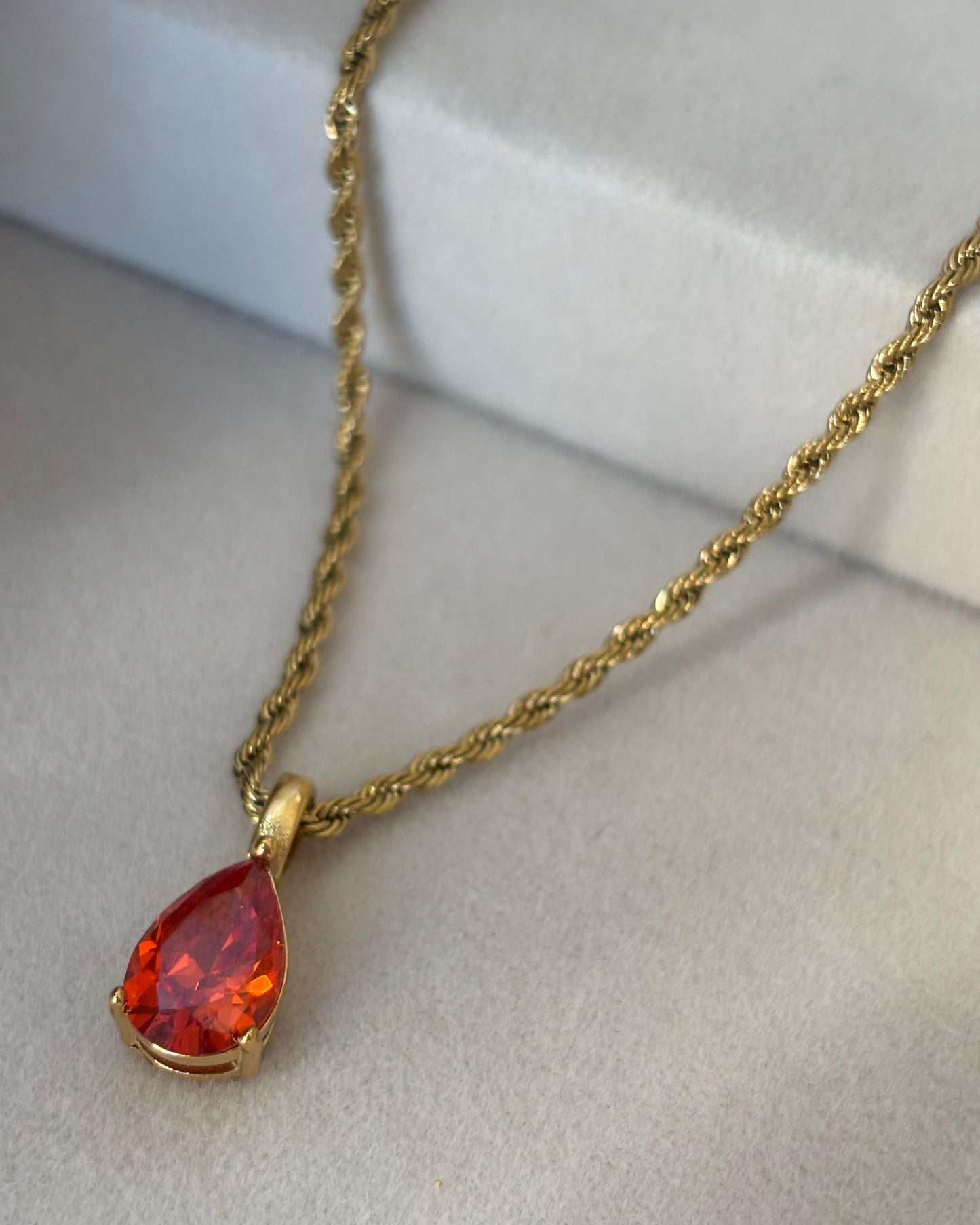 Collar Chakra Deseo